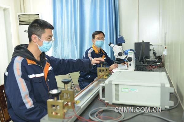 betway88坚持追踪最新手艺标准，，，注重科技引领企业生长。。。克日，，，该公司变换授权申请的《金属质料电阻率丈量要领》，，，通过国家认证认可监视治理委员会最新要领标准授权使用。。。至此，，，该公司已有170余项检测标准获得国家最新版本标准授权。。。